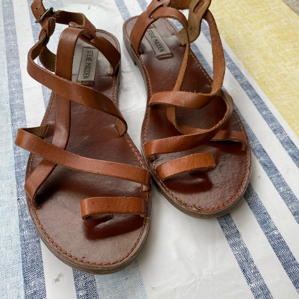 ✨ Steve Madden Sandals size 9✨